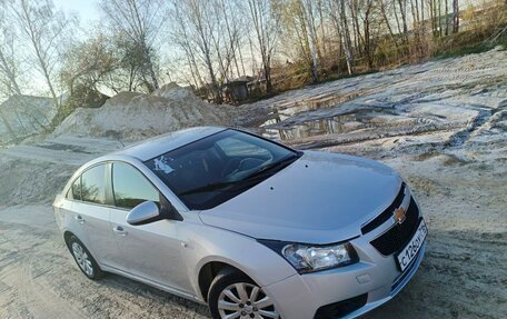 Chevrolet Cruze II, 2010 год, 400 000 рублей, 5 фотография