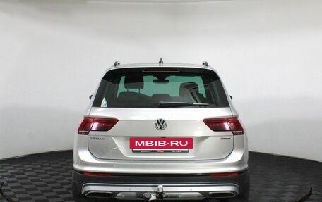 Volkswagen Tiguan II, 2020 год, 2 990 000 рублей, 6 фотография