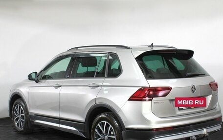 Volkswagen Tiguan II, 2020 год, 2 990 000 рублей, 7 фотография