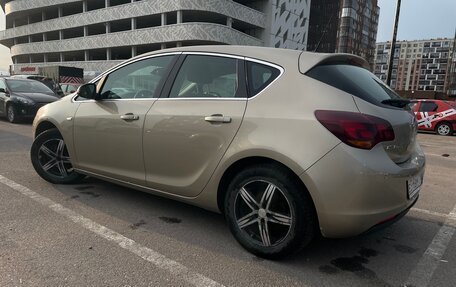 Opel Astra J, 2010 год, 600 000 рублей, 4 фотография