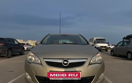 Opel Astra J, 2010 год, 600 000 рублей, 2 фотография