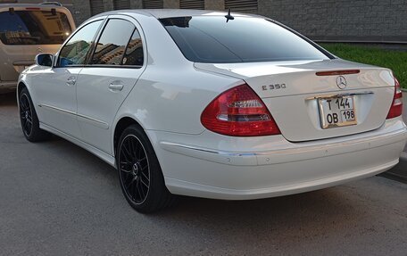 Mercedes-Benz E-Класс, 2005 год, 1 499 999 рублей, 2 фотография