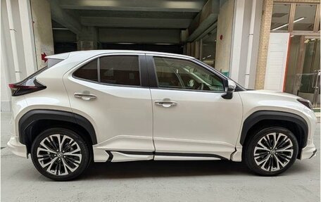 Toyota Yaris Cross, 2022 год, 1 370 000 рублей, 9 фотография