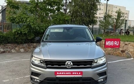 Volkswagen Tiguan II, 2019 год, 2 800 000 рублей, 2 фотография