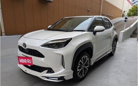 Toyota Yaris Cross, 2022 год, 1 370 000 рублей, 4 фотография