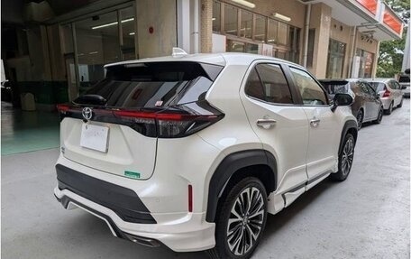 Toyota Yaris Cross, 2022 год, 1 370 000 рублей, 8 фотография