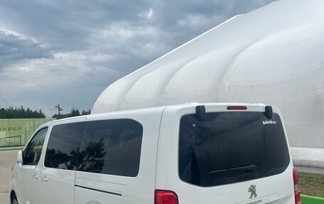 Peugeot Traveller I, 2018 год, 3 790 000 рублей, 4 фотография