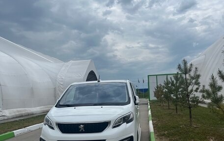 Peugeot Traveller I, 2018 год, 3 790 000 рублей, 2 фотография