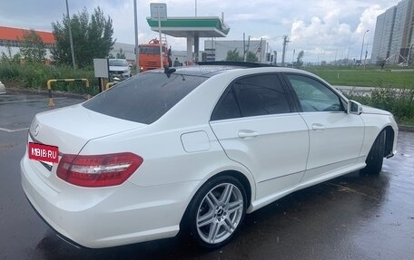 Mercedes-Benz E-Класс, 2011 год, 1 290 000 рублей, 2 фотография