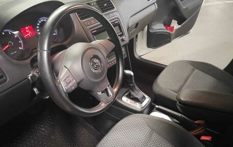 Volkswagen Polo VI (EU Market), 2011 год, 950 000 рублей, 3 фотография