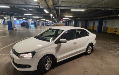 Volkswagen Polo VI (EU Market), 2011 год, 950 000 рублей, 2 фотография