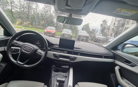 Audi A4, 2019 год, 2 450 000 рублей, 2 фотография
