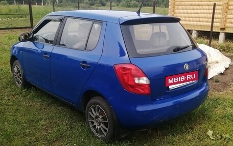 Skoda Fabia II, 2009 год, 400 000 рублей, 2 фотография
