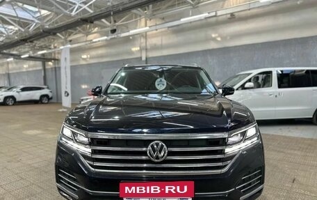 Volkswagen Touareg III, 2020 год, 4 600 000 рублей, 2 фотография