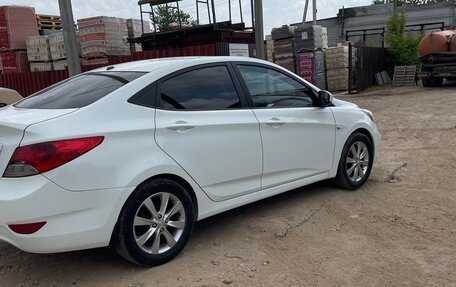 Hyundai Solaris II рестайлинг, 2012 год, 620 000 рублей, 4 фотография
