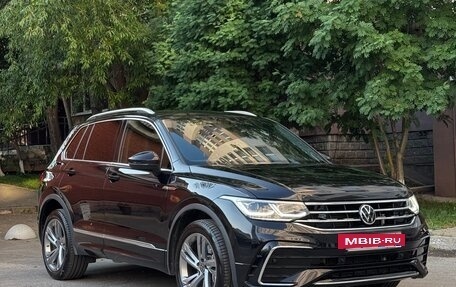 Volkswagen Tiguan II, 2021 год, 4 000 000 рублей, 3 фотография