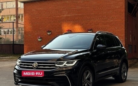Volkswagen Tiguan II, 2021 год, 4 000 000 рублей, 2 фотография