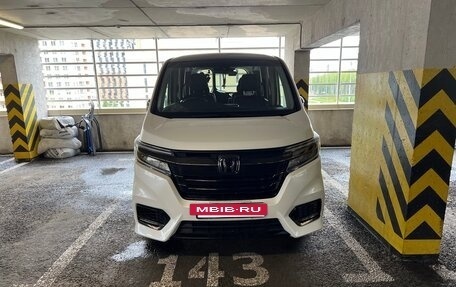 Honda Stepwgn IV, 2019 год, 2 800 000 рублей, 2 фотография