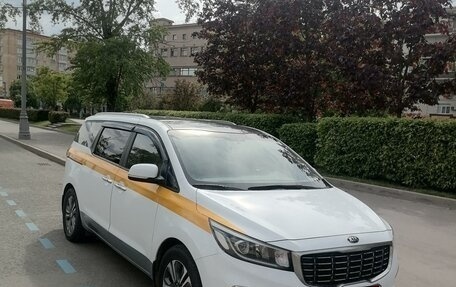 KIA Carnival III, 2020 год, 3 000 000 рублей, 2 фотография