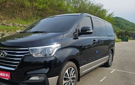 Hyundai Grand Starex Grand Starex I рестайлинг 2, 2021 год, 2 787 080 рублей, 2 фотография
