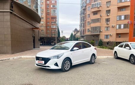 Hyundai Solaris II рестайлинг, 2022 год, 2 200 000 рублей, 3 фотография