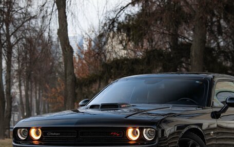 Dodge Challenger III рестайлинг 2, 2021 год, 6 700 000 рублей, 3 фотография