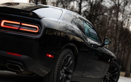 Dodge Challenger III рестайлинг 2, 2021 год, 6 700 000 рублей, 6 фотография