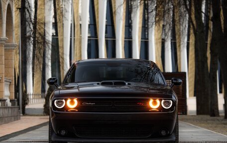 Dodge Challenger III рестайлинг 2, 2021 год, 6 700 000 рублей, 5 фотография