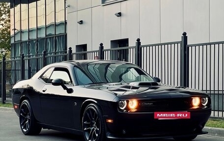 Dodge Challenger III рестайлинг 2, 2021 год, 6 700 000 рублей, 4 фотография