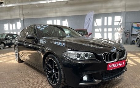 BMW 5 серия, 2015 год, 1 870 000 рублей, 3 фотография
