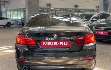 BMW 5 серия, 2015 год, 1 870 000 рублей, 6 фотография
