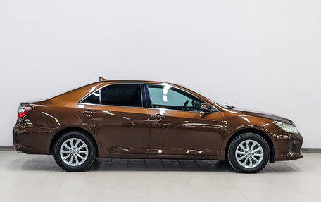 Toyota Camry, 2018 год, 2 240 000 рублей, 4 фотография