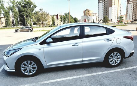 Hyundai Solaris II рестайлинг, 2022 год, 1 700 000 рублей, 4 фотография