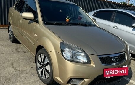 KIA Rio II, 2011 год, 700 000 рублей, 2 фотография