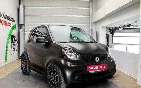 Smart Fortwo III, 2018 год, 1 285 000 рублей, 3 фотография