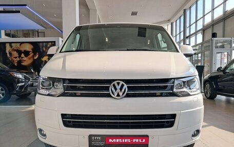 Volkswagen Multivan T5, 2015 год, 2 979 000 рублей, 2 фотография