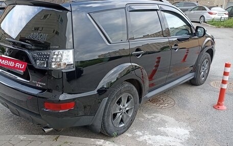 Mitsubishi Outlander III рестайлинг 3, 2011 год, 1 290 000 рублей, 4 фотография