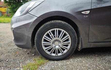 Hyundai Solaris II рестайлинг, 2011 год, 650 000 рублей, 6 фотография
