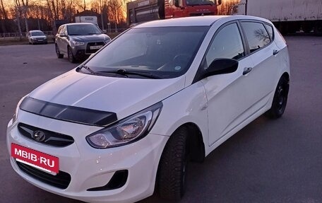 Hyundai Solaris II рестайлинг, 2013 год, 625 000 рублей, 2 фотография