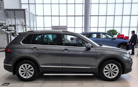 Volkswagen Tiguan II, 2021 год, 2 650 000 рублей, 4 фотография