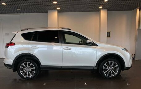 Toyota RAV4, 2018 год, 2 290 000 рублей, 2 фотография