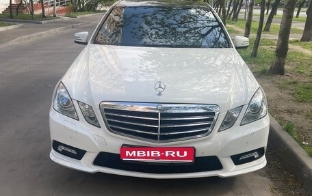 Mercedes-Benz E-Класс, 2011 год, 1 600 000 рублей, 3 фотография