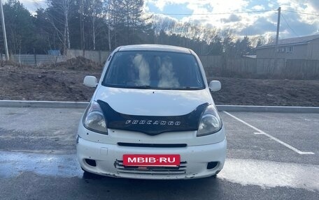 Toyota FunCargo, 1999 год, 3 фотография