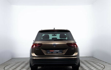 Volkswagen Tiguan II, 2018 год, 2 490 000 рублей, 6 фотография