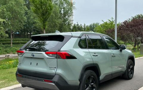 Toyota RAV4, 2021 год, 3 250 000 рублей, 4 фотография