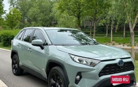 Toyota RAV4, 2021 год, 3 250 000 рублей, 3 фотография