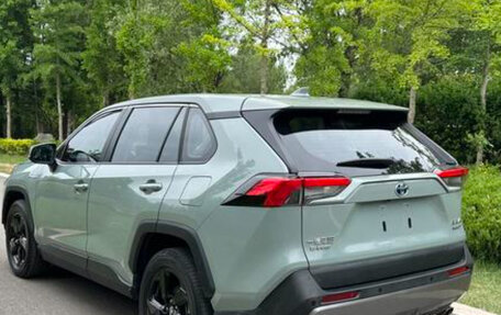 Toyota RAV4, 2021 год, 3 250 000 рублей, 5 фотография