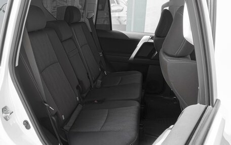 Toyota Land Cruiser Prado 150 рестайлинг 2, 2021 год, 6 424 000 рублей, 7 фотография