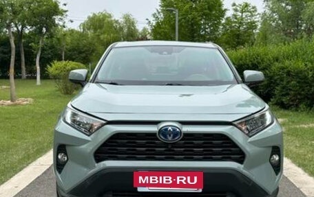 Toyota RAV4, 2021 год, 3 250 000 рублей, 2 фотография
