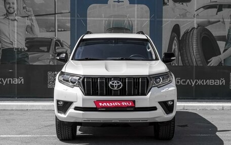 Toyota Land Cruiser Prado 150 рестайлинг 2, 2021 год, 6 424 000 рублей, 3 фотография